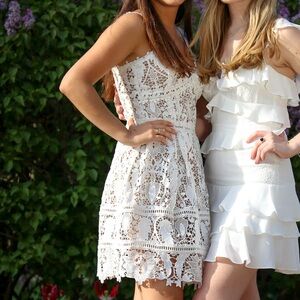 Waimari guipure size small beautiful white mini dress. Worn once!